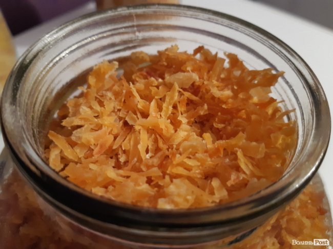 Депутатка Луцькради створює корисні солодощі, а весь прибуток спрямовує на армію. ФОТО 