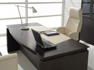 Особливості вибору офісних столів*