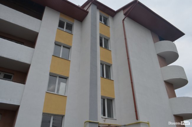 У Володимирі завершують будівництво 44-квартирного будинку для військових. ФОТО