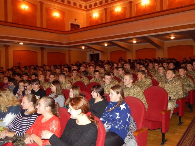 Показ фільмів про УПА зібрав у Луцьку аншлаг. ФОТО