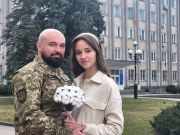 Поки підрозділ на Волині: одружився бойовий медик
