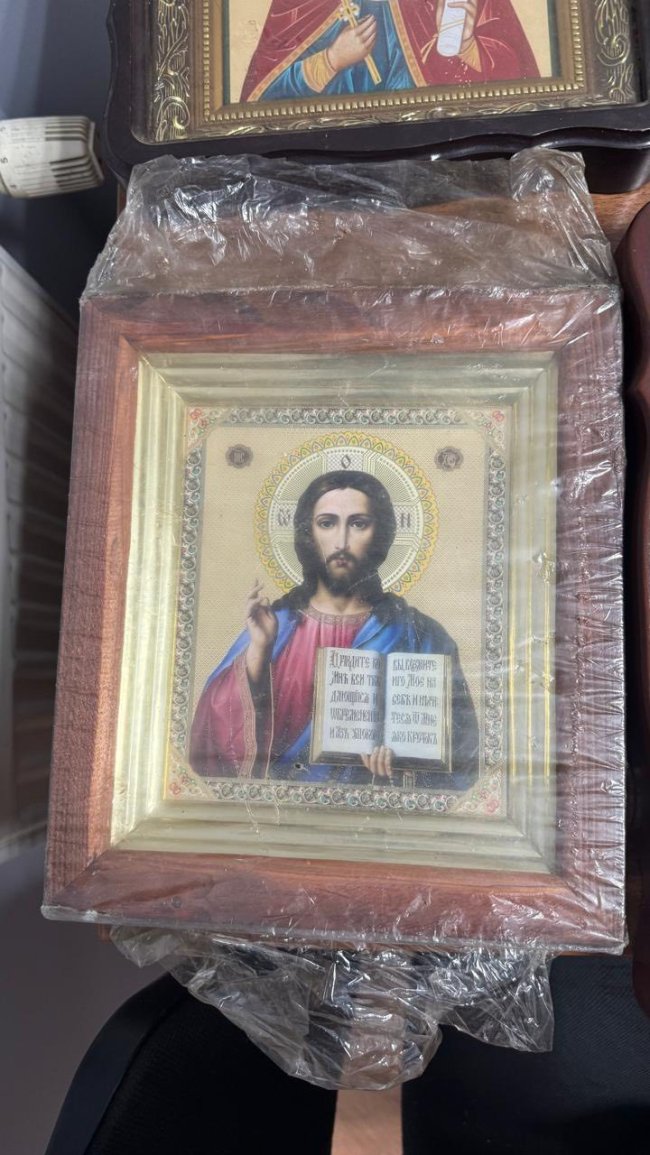 Через «Ягодин» жителька Донеччини хотіла вивезти ікони: каже, на прохання знайомого, аби вберегти від обстрілів