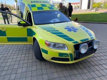 З Волині на Харківщину для потреб військових передали автомобіль швидкої допомоги