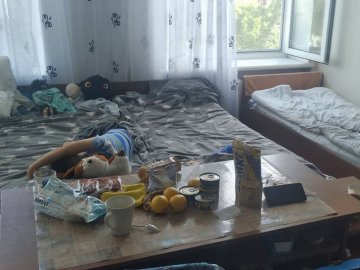 Переселенці, які живуть у ліцеї на Волині, змушені шукати собі нове житло. ФОТО. ВІДЕО