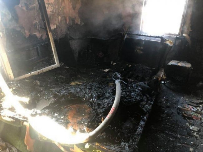 У місті на Волині через куріння у ліжку горів житловий будинок. ФОТО