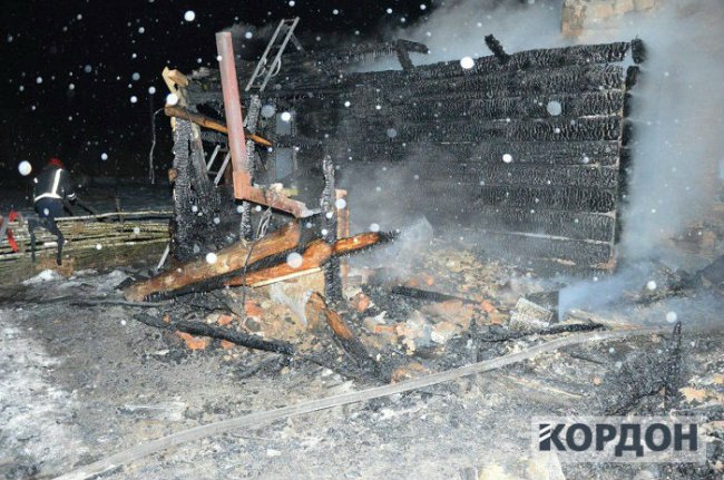 На Волині повністю згоріла хата, загинула людина. ФОТО