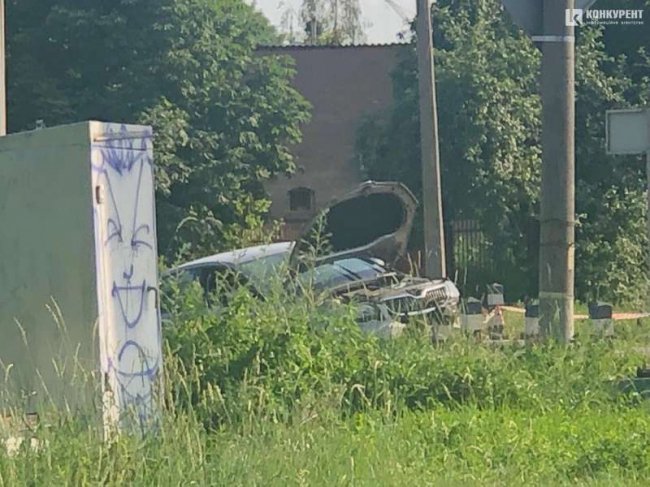 У Луцьку автівка влетіла у стовп. ФОТО