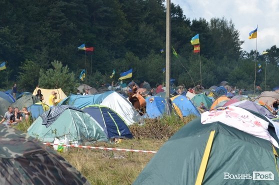 Як тисячі людей відривалися на фестивалі «Захід». ФОТО