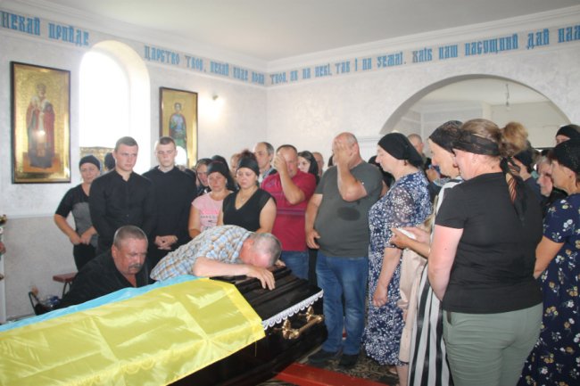 У Прилісненській громаді попрощалися із Героєм Ігорем Паламарем