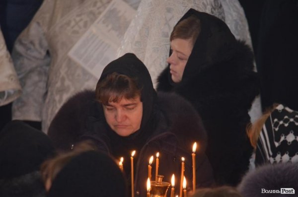 Лучани провели в останню путь бійця, що загинув під Іловайськом. ФОТО