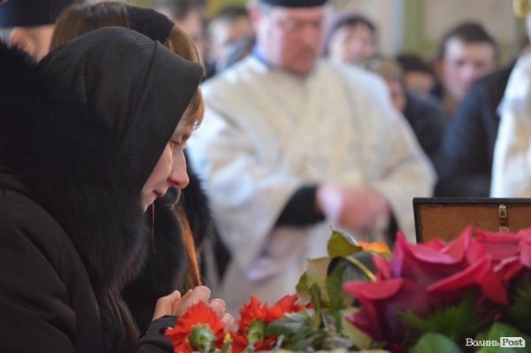 Лучани провели в останню путь бійця, що загинув під Іловайськом. ФОТО