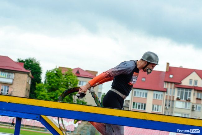 До Луцька на змагання з'їхались пожежники з 7 країн. ФОТО