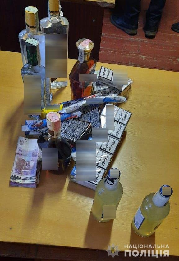 Завдали збитків на 30 тисяч гривень: у селі на Волині обікрали магазин