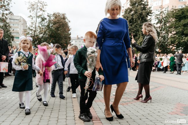 У Луцькому НВК №26 пролунав перший дзвінок. ФОТОРЕПОРТАЖ