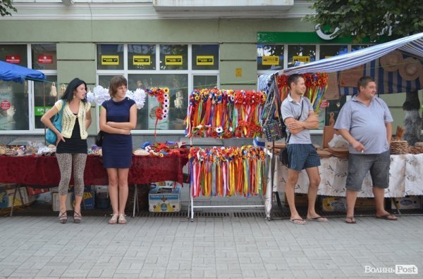 У центрі Луцька – співи і танці: стартувало «Поліське літо з фольклором». ФОТО