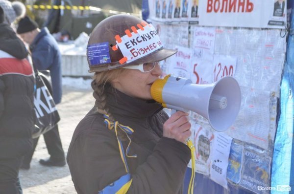 «Кров», міліція і сутичики: у Луцьку відвідали заклади регіоналів. ФОТО