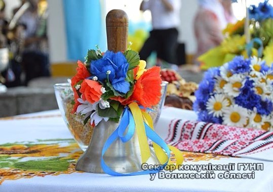 Очільник нацполіції області привітав ліцеїстів з останнім дзвоником. ФОТО