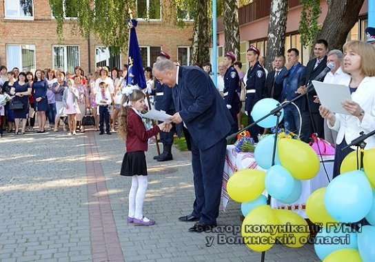 Очільник нацполіції області привітав ліцеїстів з останнім дзвоником. ФОТО
