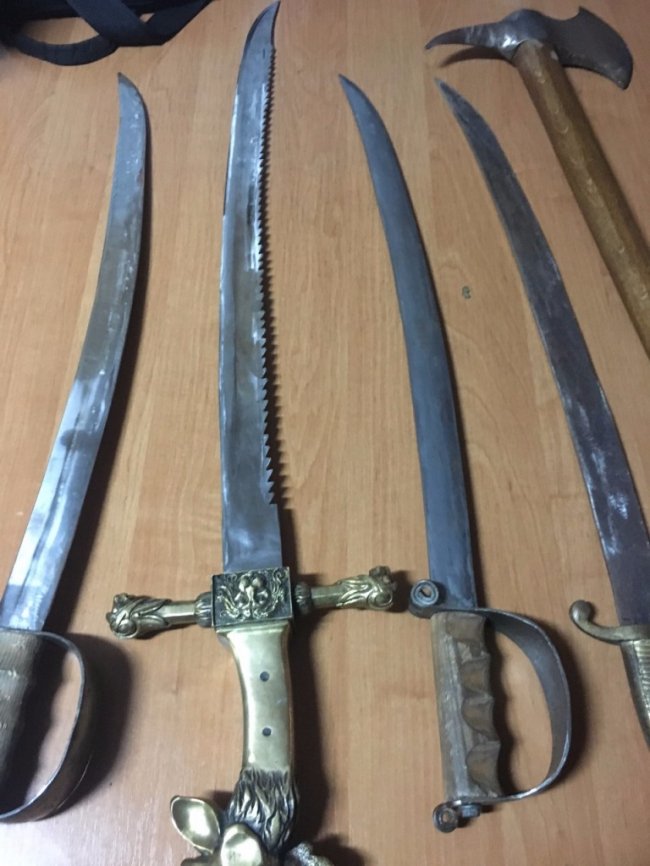 На «Устилузі» службовий собака «винюхав» зброю