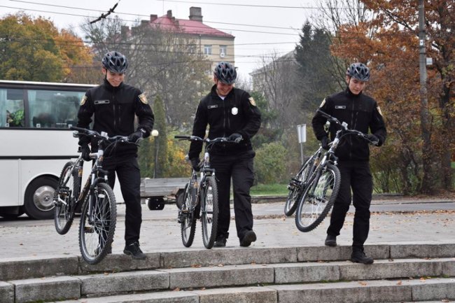 Луцькі муніципали придбали велосипеди для патрулювання