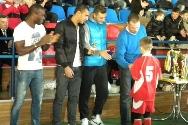 Як у Луцьку «зірки» нагороджували дітей. ФОТО