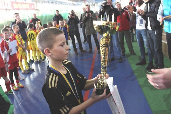 Як у Луцьку «зірки» нагороджували дітей. ФОТО