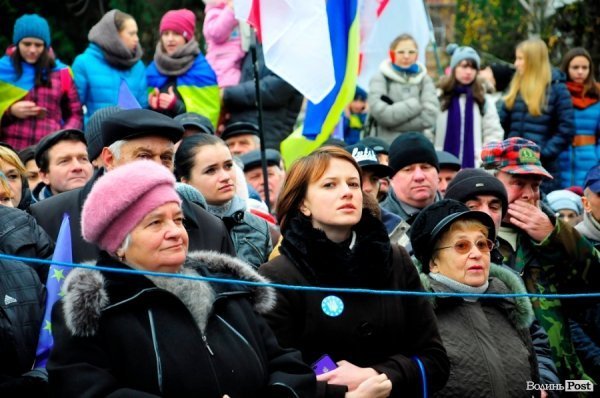 Віче на луцькому Майдані. ФОТО