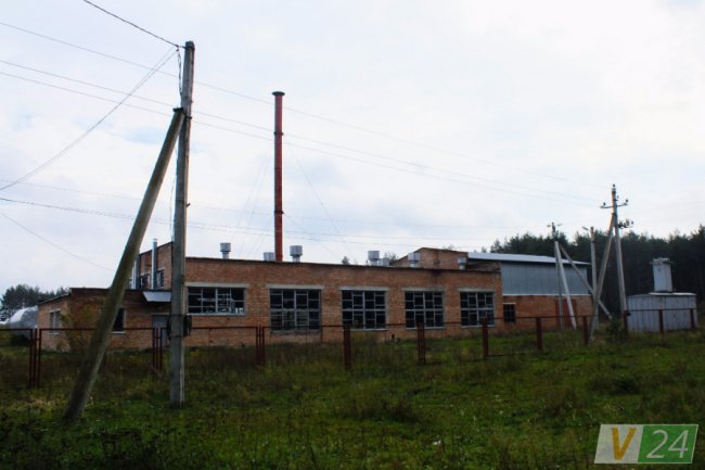 Тече дах та росте трава: на Волині псується приміщення котельні-довгобуду