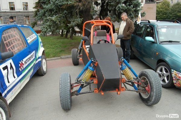 У Луцьку стартував автомотофестиваль «AutoWESTern». ФОТО