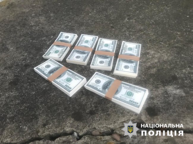 Погрожували і били: на Волині викрили осіб, які вимагали в чоловіка 60 тисяч доларів «боргу»