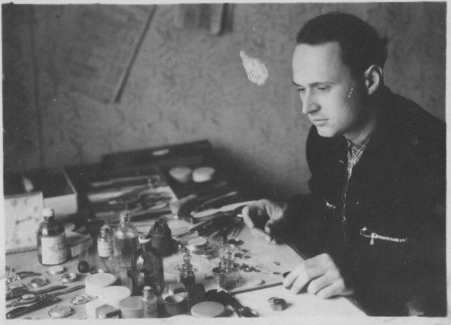 Андрій Киричок на робочому місці, 1950-ті роки