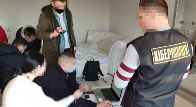 Уродженка Волині у Львові розповсюджувала в інтернеті порнографію, – ЗМІ