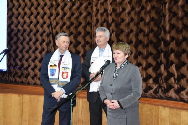 Луцьк, Німеччина, Волноваха: благодійний проект для школярів