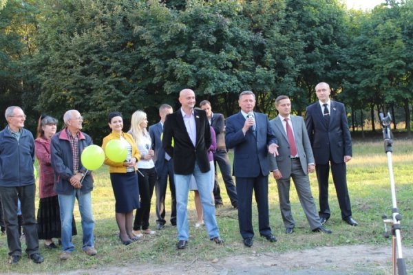 У Луцьку – новий дитячий майданчик. ФОТО