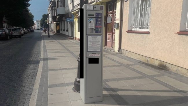 Просто у центрі міста: у Луцьку виявили рекламу наркотиків. ФОТО