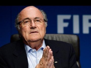 Блаттер йде у відставку з посади президента ФІФА