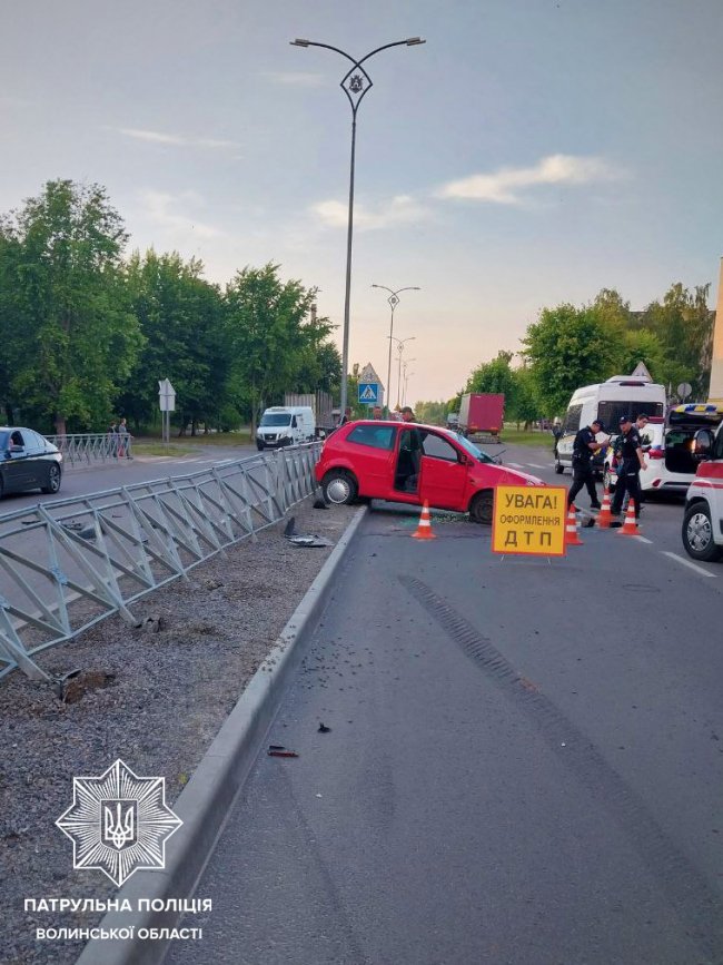 У Ковелі п'яний 20-річний водій в’їхав в дорожню огорожу. ФОТО
