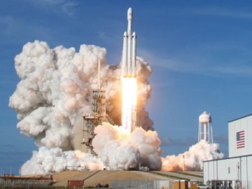 SpaceX Ілона Маска вперше відправив астронавтів у космос
