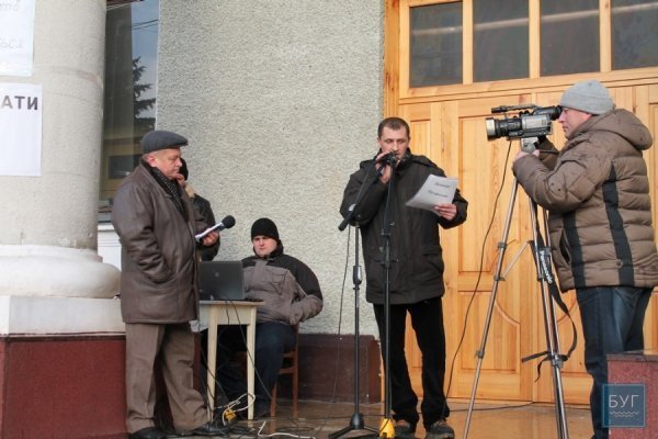 На мітинг у Нововолинську вийшло близько тисячі мешканців. ФОТО