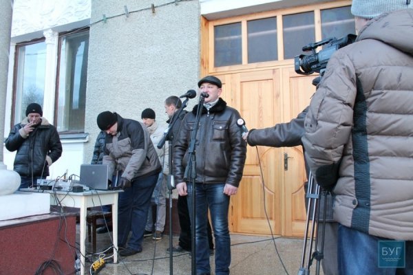 На мітинг у Нововолинську вийшло близько тисячі мешканців. ФОТО