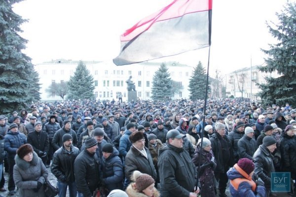 На мітинг у Нововолинську вийшло близько тисячі мешканців. ФОТО
