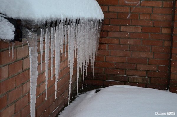 Луцьк замітає снігом. ФОТО