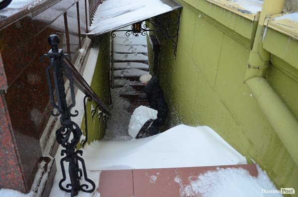 Луцьк замітає снігом. ФОТО