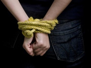 У Луцьку серед вулиці викрали чоловіка і вимагали в нього гроші