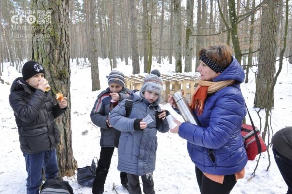 Як на Волині діти підгодовували диких тварин. ФОТО