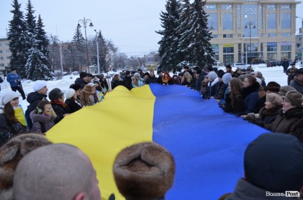 У Луцьку побудували «живий ланцюг». ФОТО