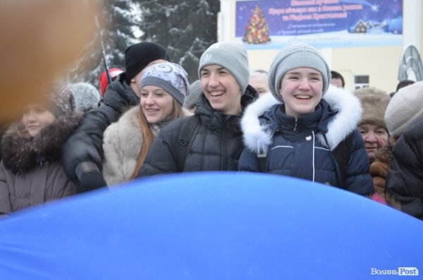 У Луцьку побудували «живий ланцюг». ФОТО