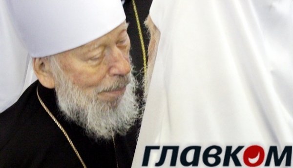 Патріарх Філарет та митрополит Володимир обійнялися. ФОТО