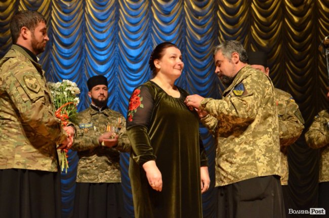 Маму загиблого волинського Героя нагородили медаллю