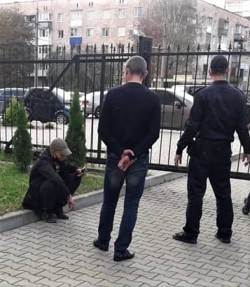 У Луцьку на території суду затримали злочинця